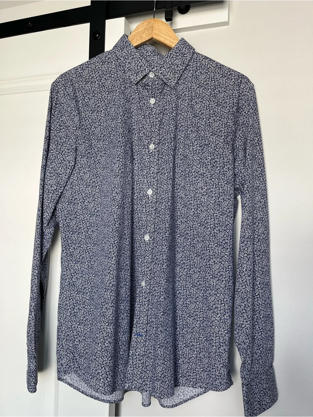 Men’s Long Sleeve Button Down Shirts. (Banana Republic/Gap) Cotton/Linen